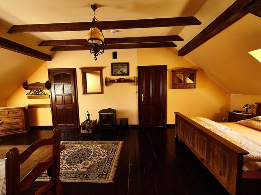 Stylowy Zajazd Pod Czarnym Kogutem Czarna  Room photo